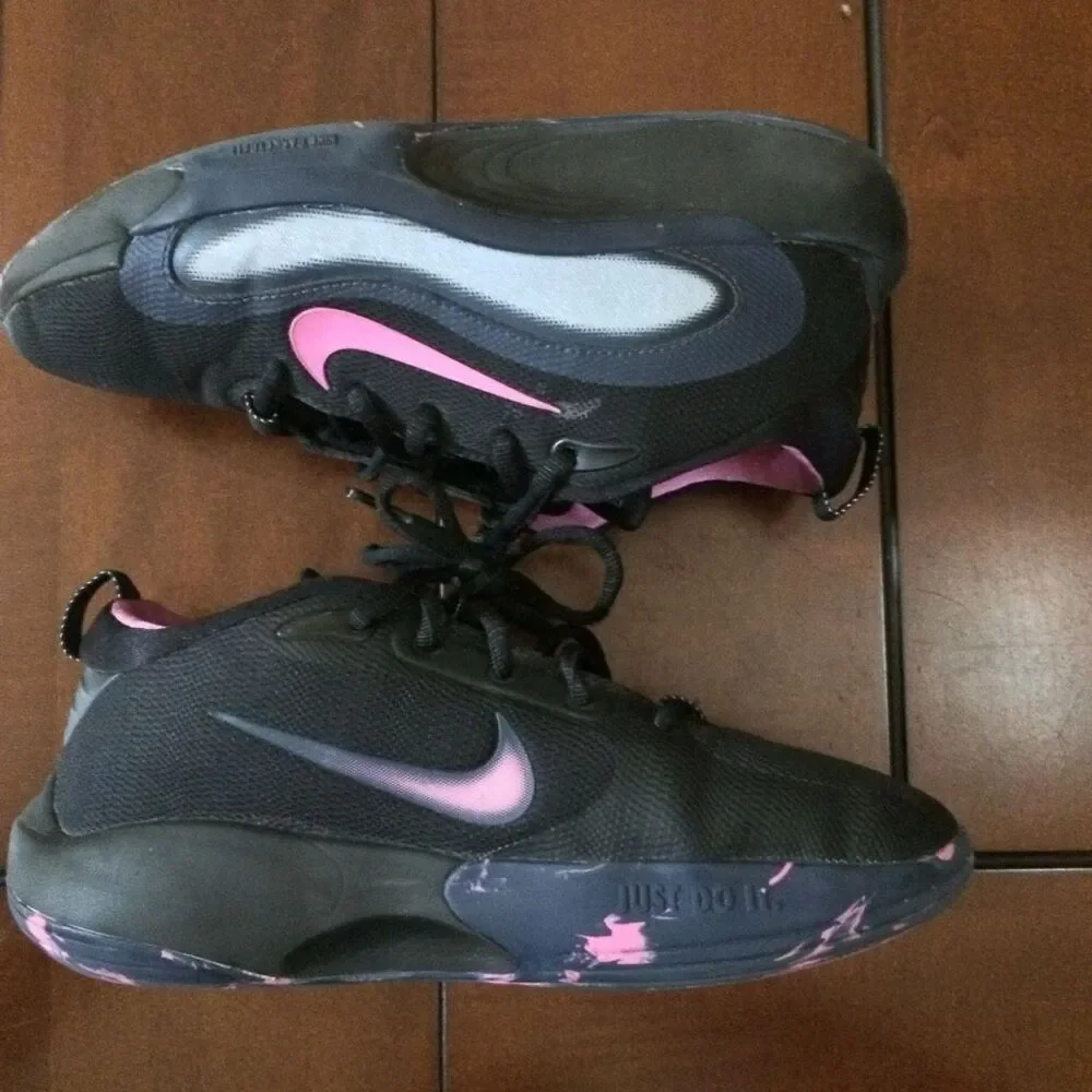 Nike kids isofly